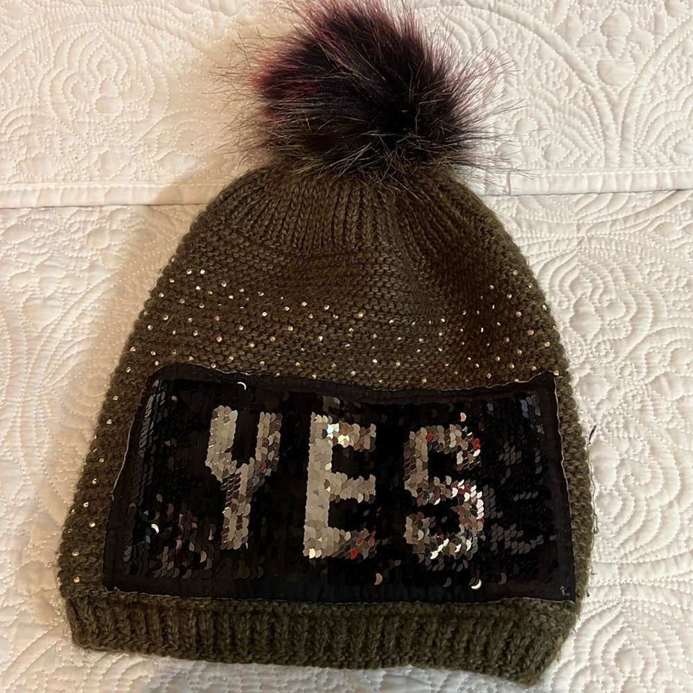 YES/NO sequin beanie‎ with pom pom